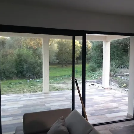 Maison Neuve, *